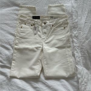 NWT J. crew 9” midrise toothpick jeans in cream ivory white, size 26